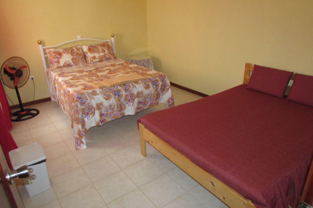 Rooming House Espargos Esterno foto